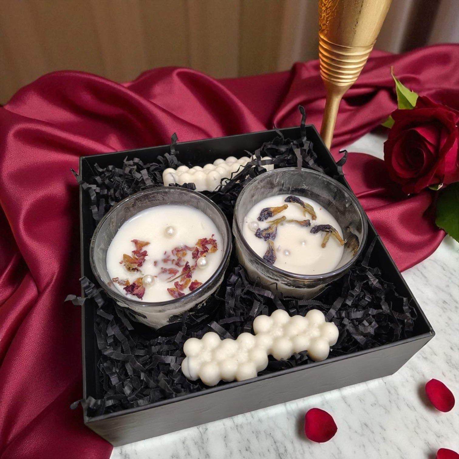 Anandita Gift Set | Luxury Scented Candle Gift Hamper (2 Candles | 180g Each) Secondary image