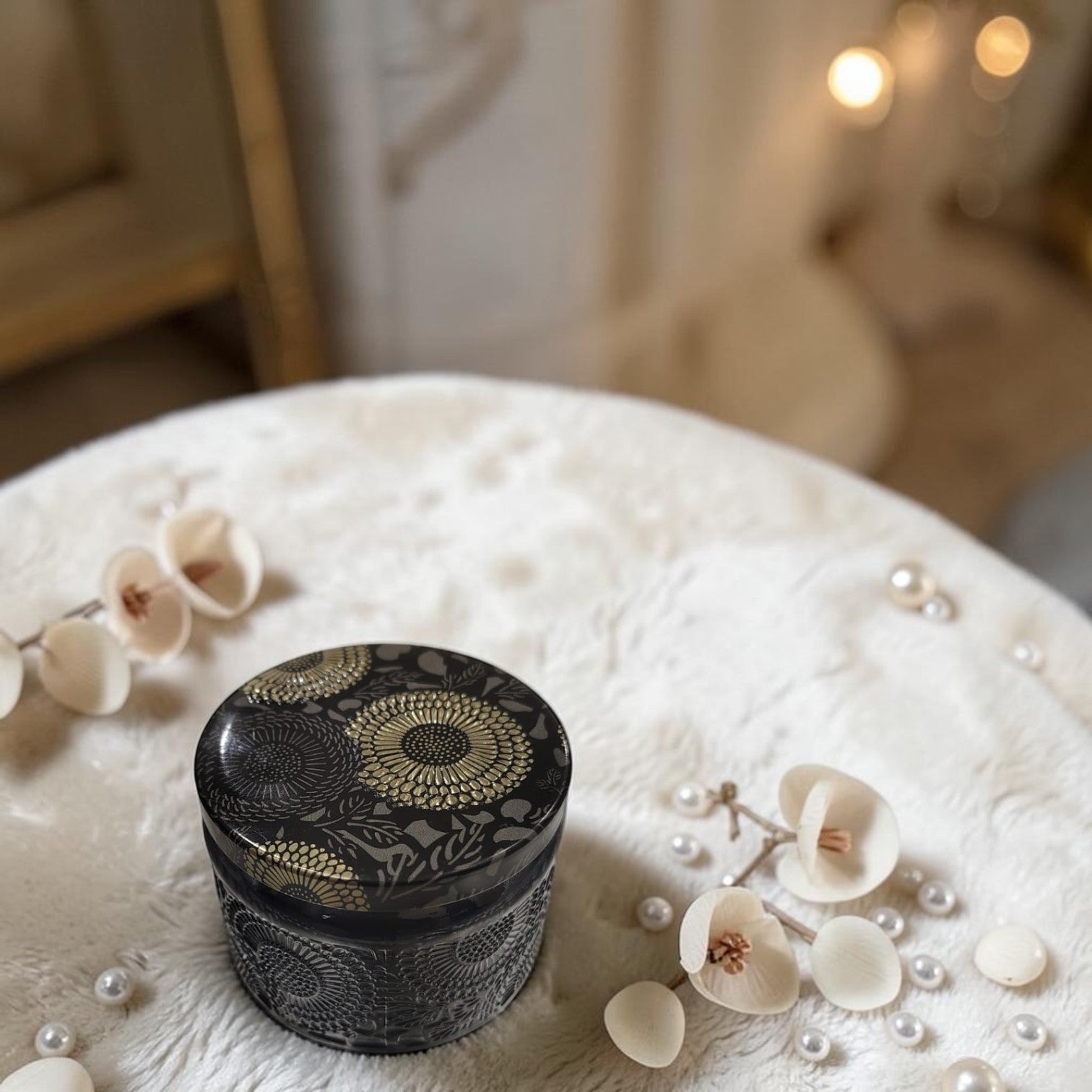 Oudh Heaven Classic Candle 130g Main image